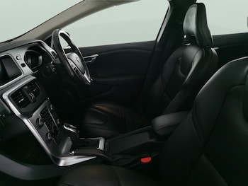 Used Volvo V40 2018 for sale - 77170847: Photo