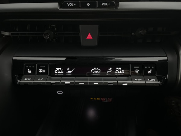 Used Toyota C-HR 2023 for sale - 76204983: Photo 24