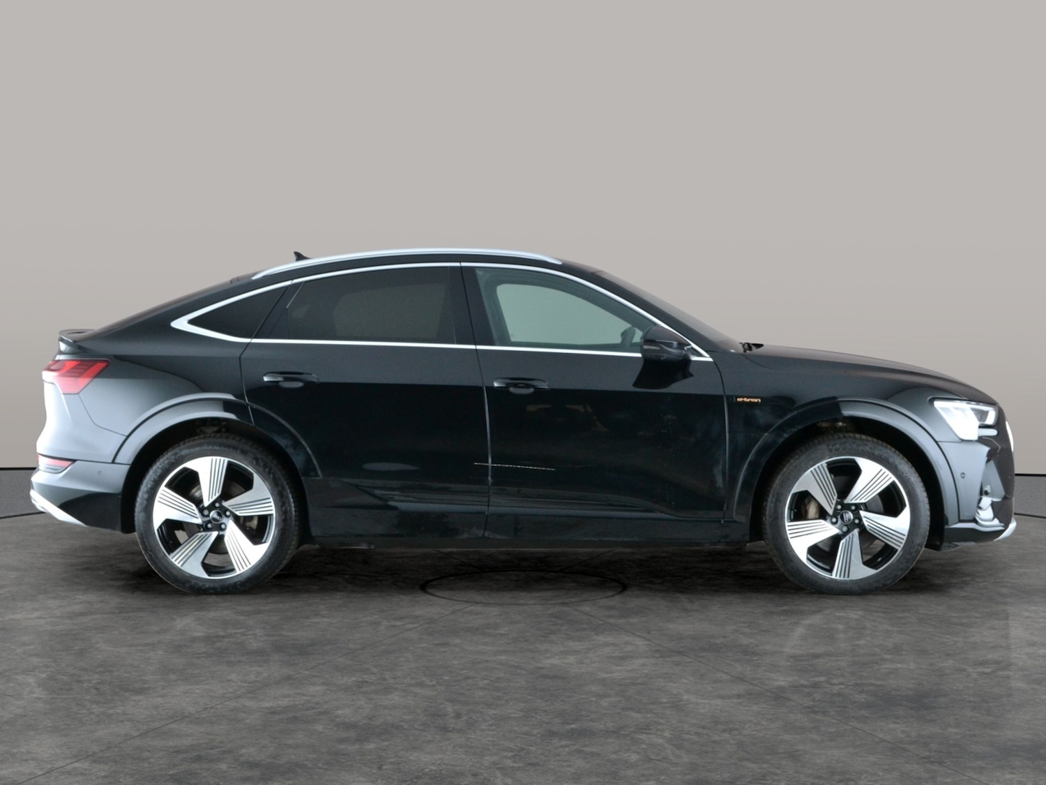 Used Audi e-tron 2021 for sale - 77210853: Photo 9