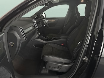 Used Volvo XC40 2023 for sale - 78542816: Photo