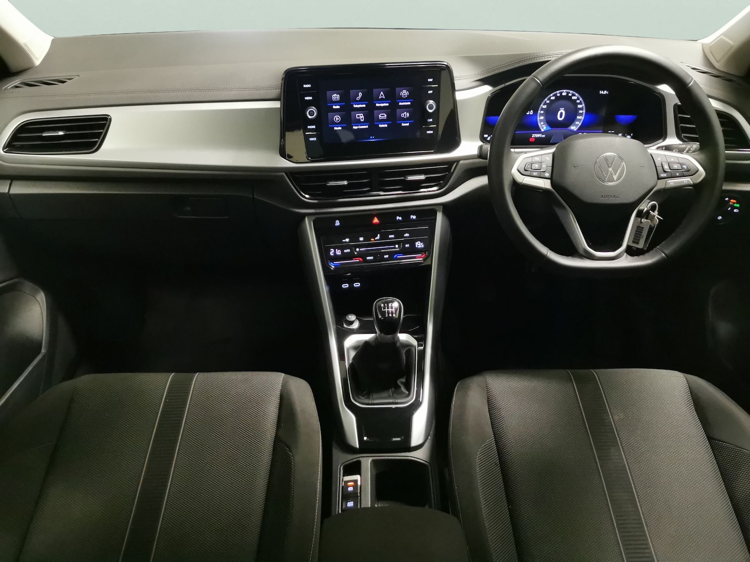 Used Volkswagen T-Roc 2023 for sale - 76782042: Photo 6