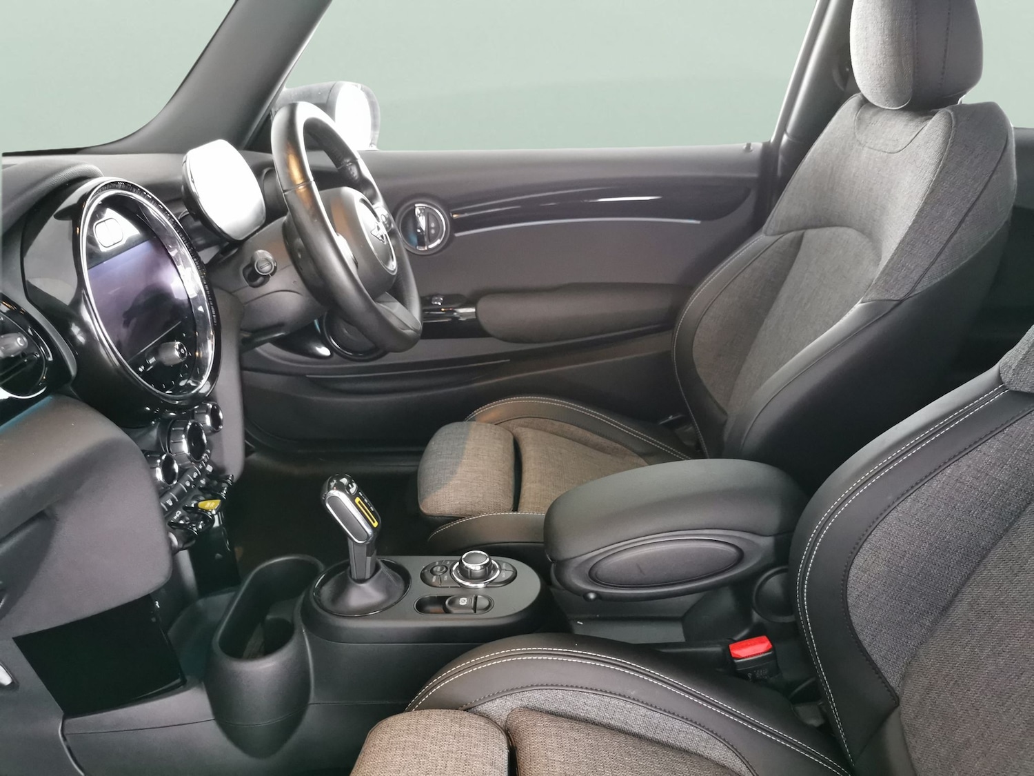 Used MINI Hatch 2021 for sale - 76978235: Photo 4