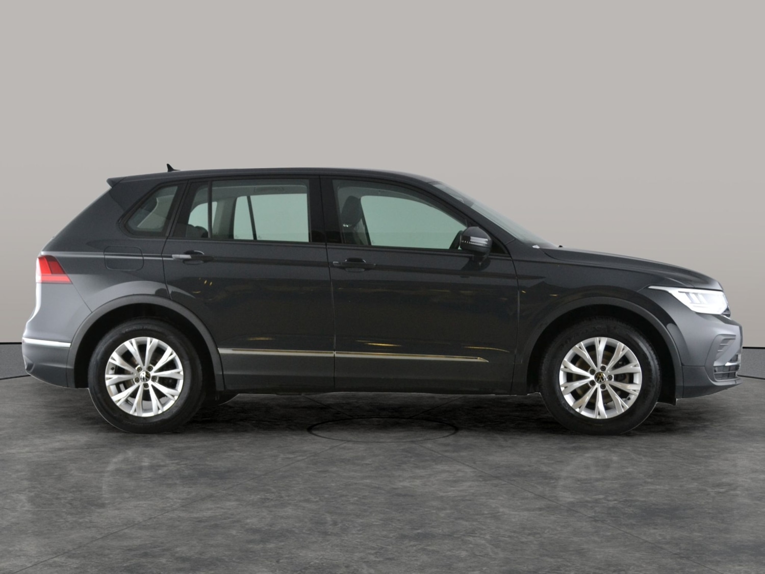 Used Volkswagen Tiguan 2021 for sale - 77399444: Photo 10