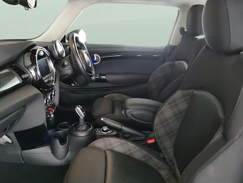 Used MINI Hatch 2019 for sale - 76480139: Photo