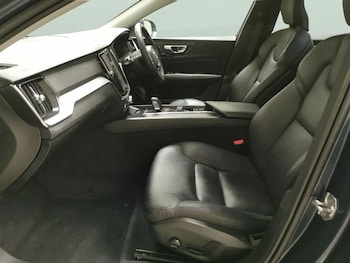 Used Volvo V60 2020 for sale - 75597338: Photo
