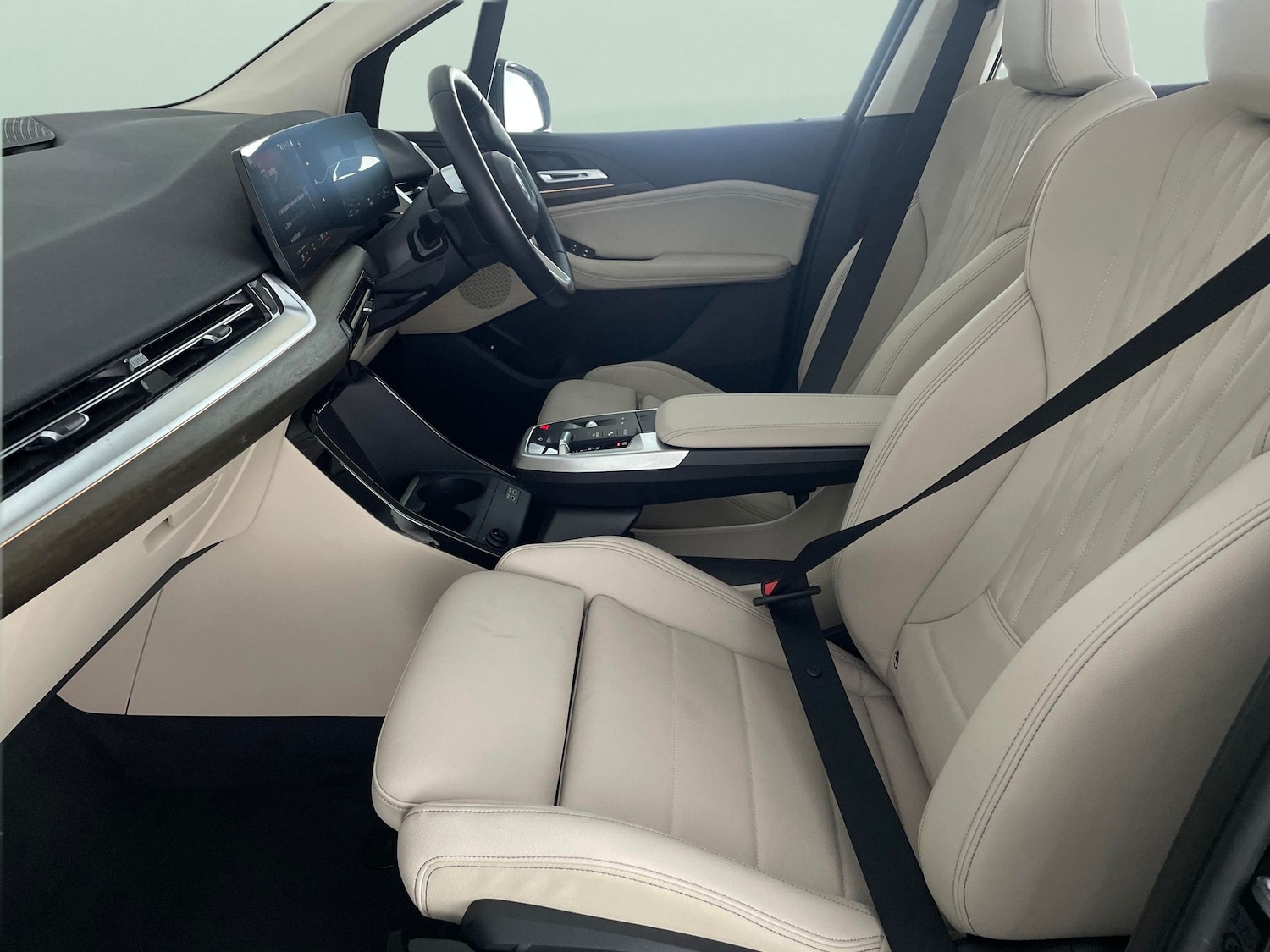 Used BMW 2 Series 2025 for sale - 76958380: Photo 4