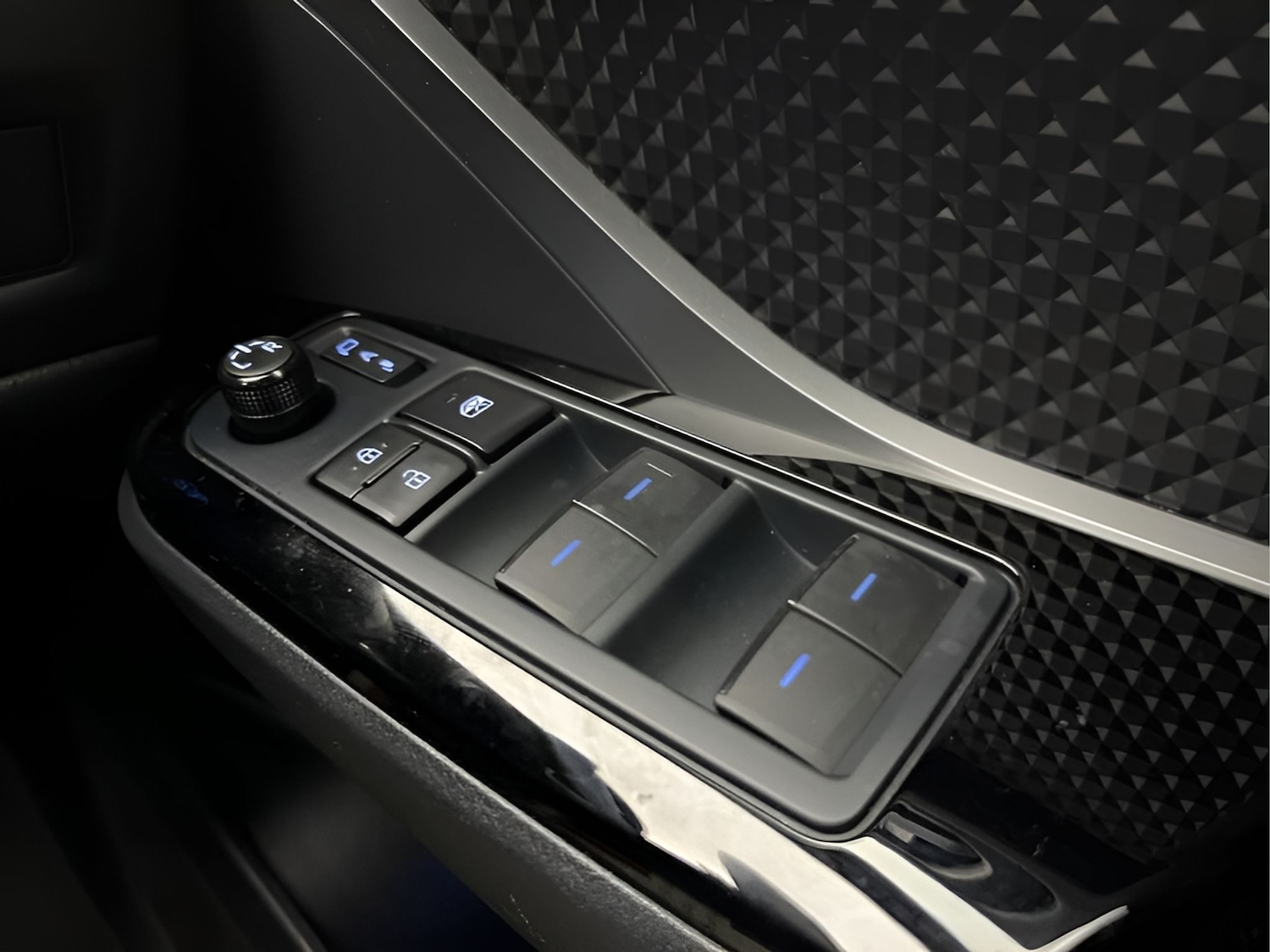 Used Toyota C-HR 2022 for sale - 77063674: Photo 24