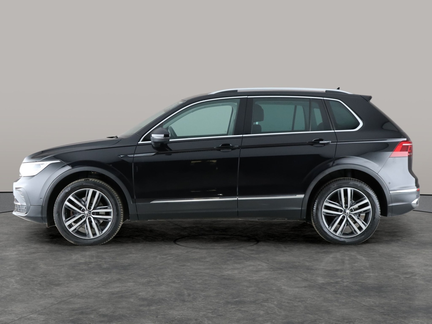 Used Volkswagen Tiguan 2021 for sale - 76525971: Photo 14