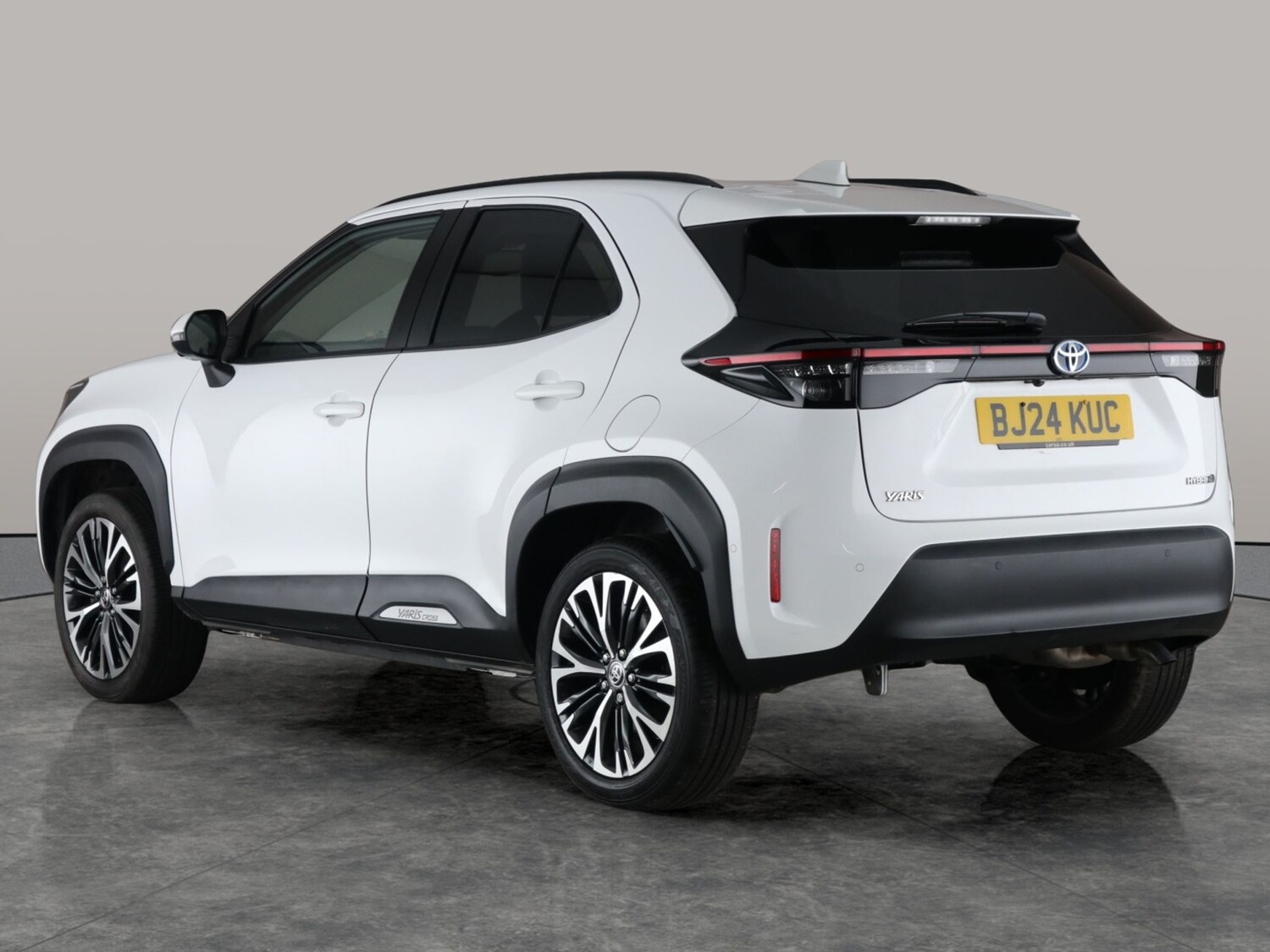 Used Toyota Yaris Cross 2024 for sale - 77674254: Photo 12