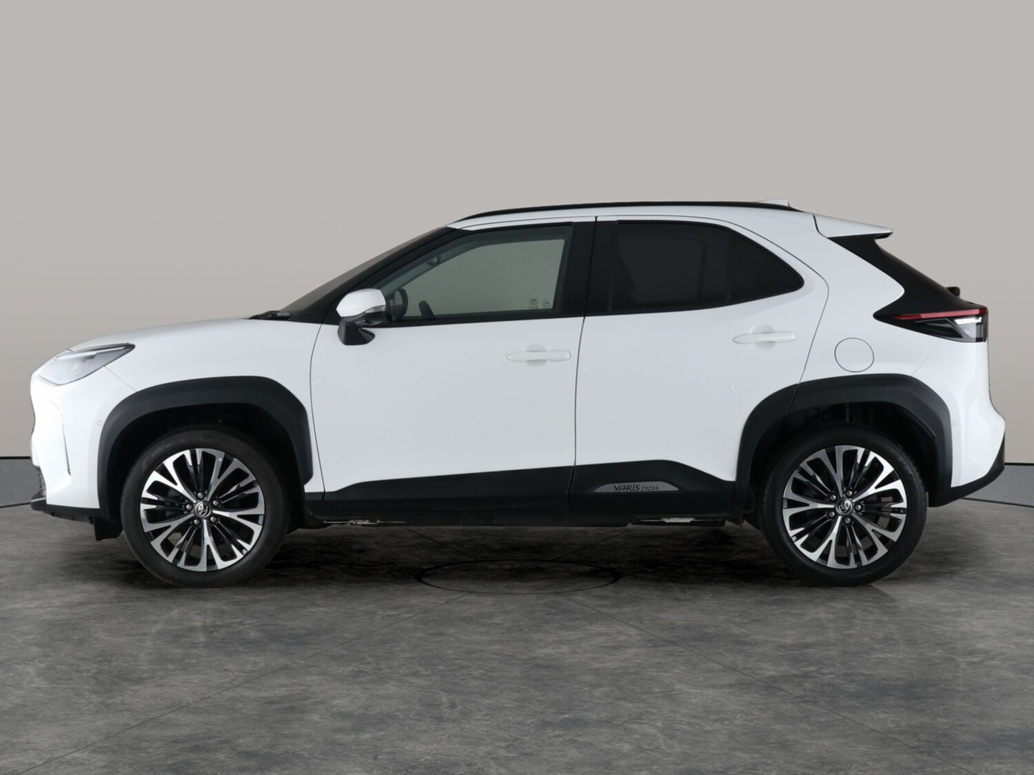 Used Toyota Yaris Cross 2024 for sale - 77674254: Photo 13