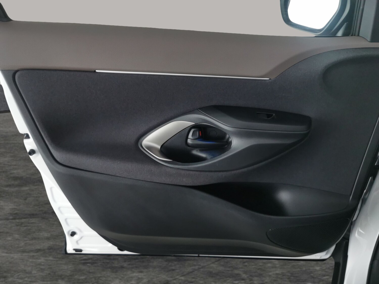 Used Toyota Yaris Cross 2024 for sale - 77674254: Photo 32