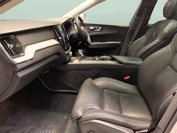 Used Volvo XC60 2019 for sale - 76948798: Photo