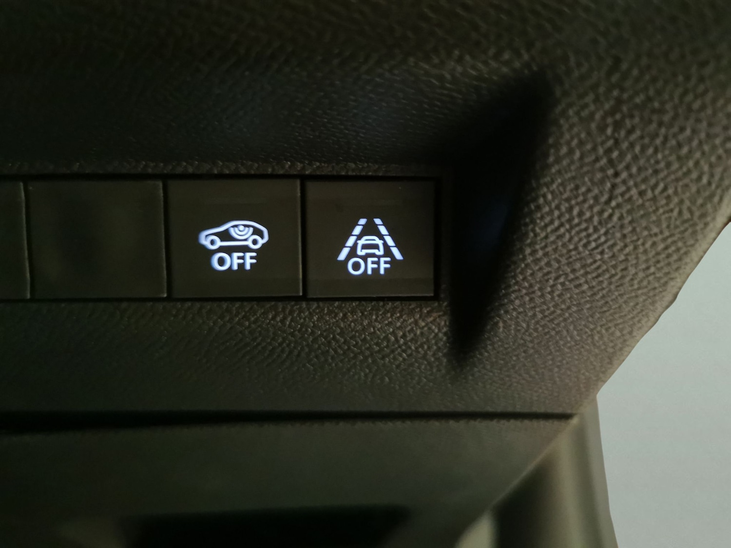 Used Peugeot 2008 2021 for sale - 76342331: Photo 29