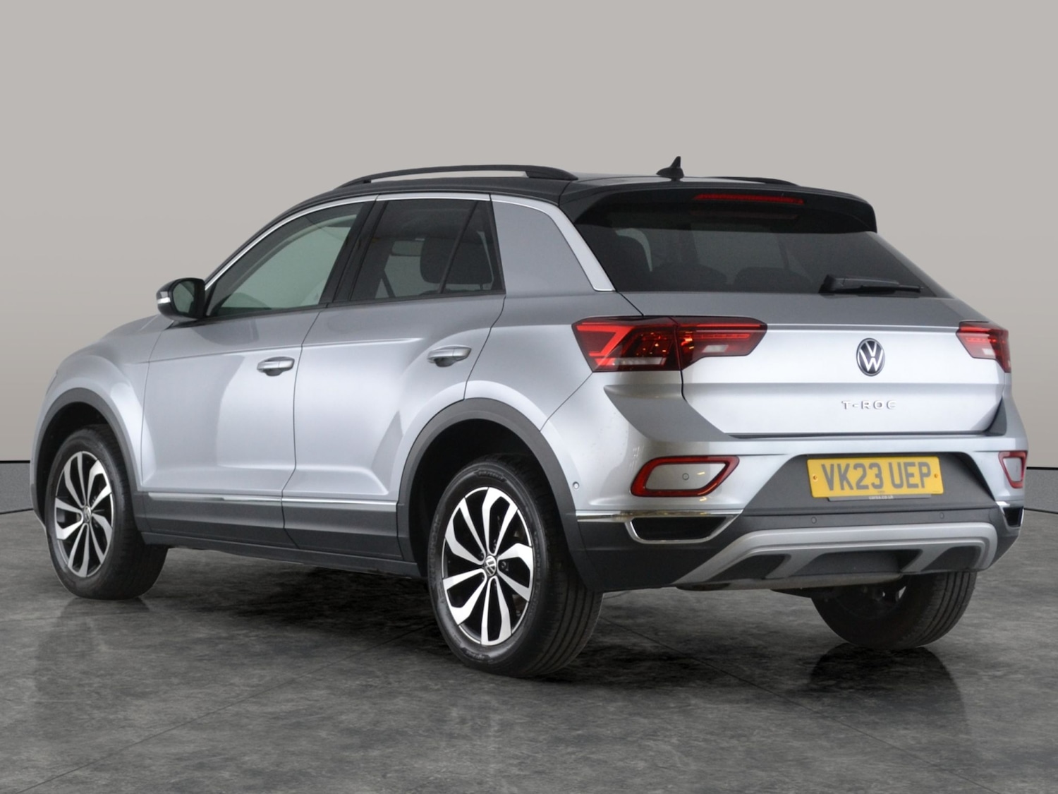 Used Volkswagen T-Roc 2023 for sale - 76653000: Photo 8