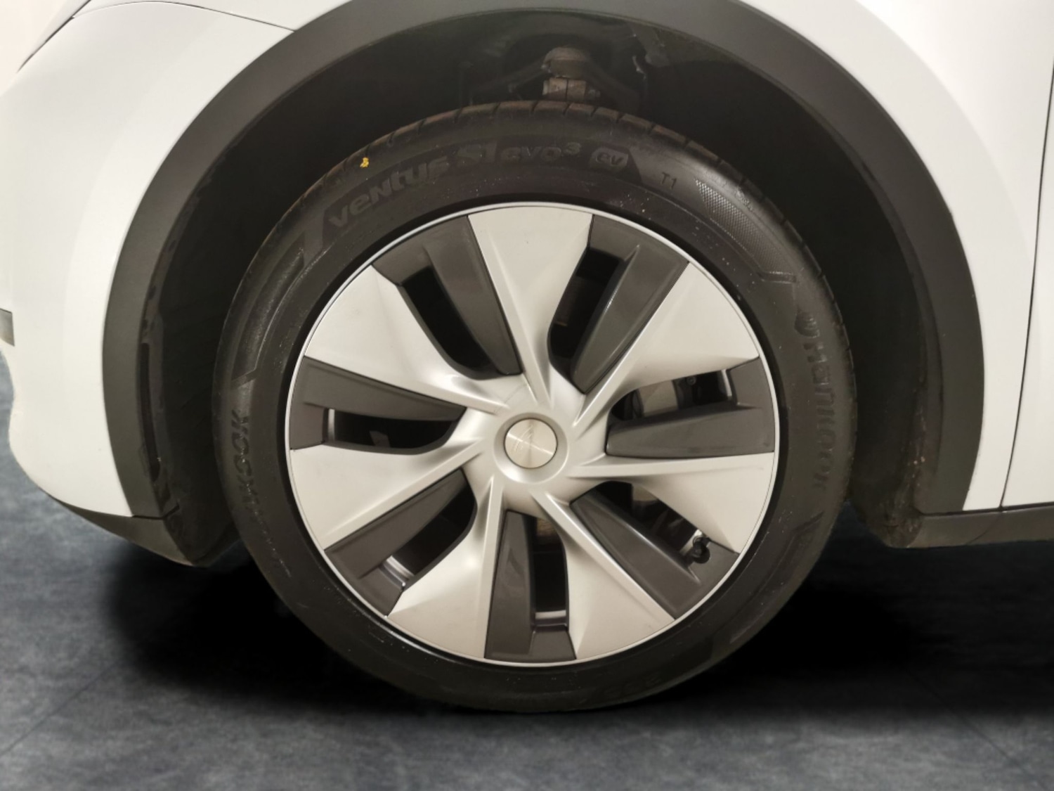 Used Tesla Model Y 2023 for sale - 77951107: Photo 27