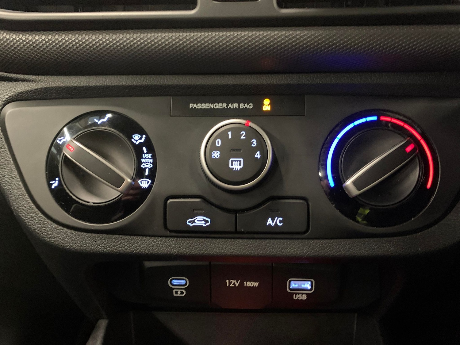 Used Hyundai i10 2024 for sale - 76450107: Photo 21