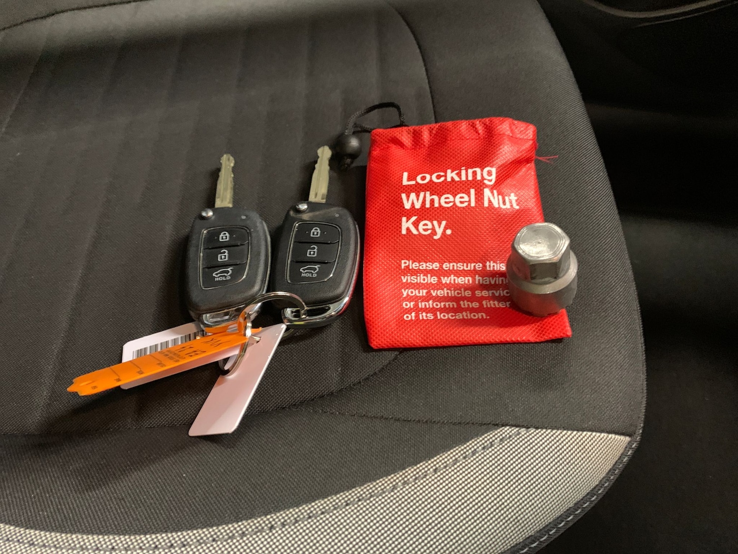 Used Hyundai i10 2024 for sale - 76450107: Photo 37