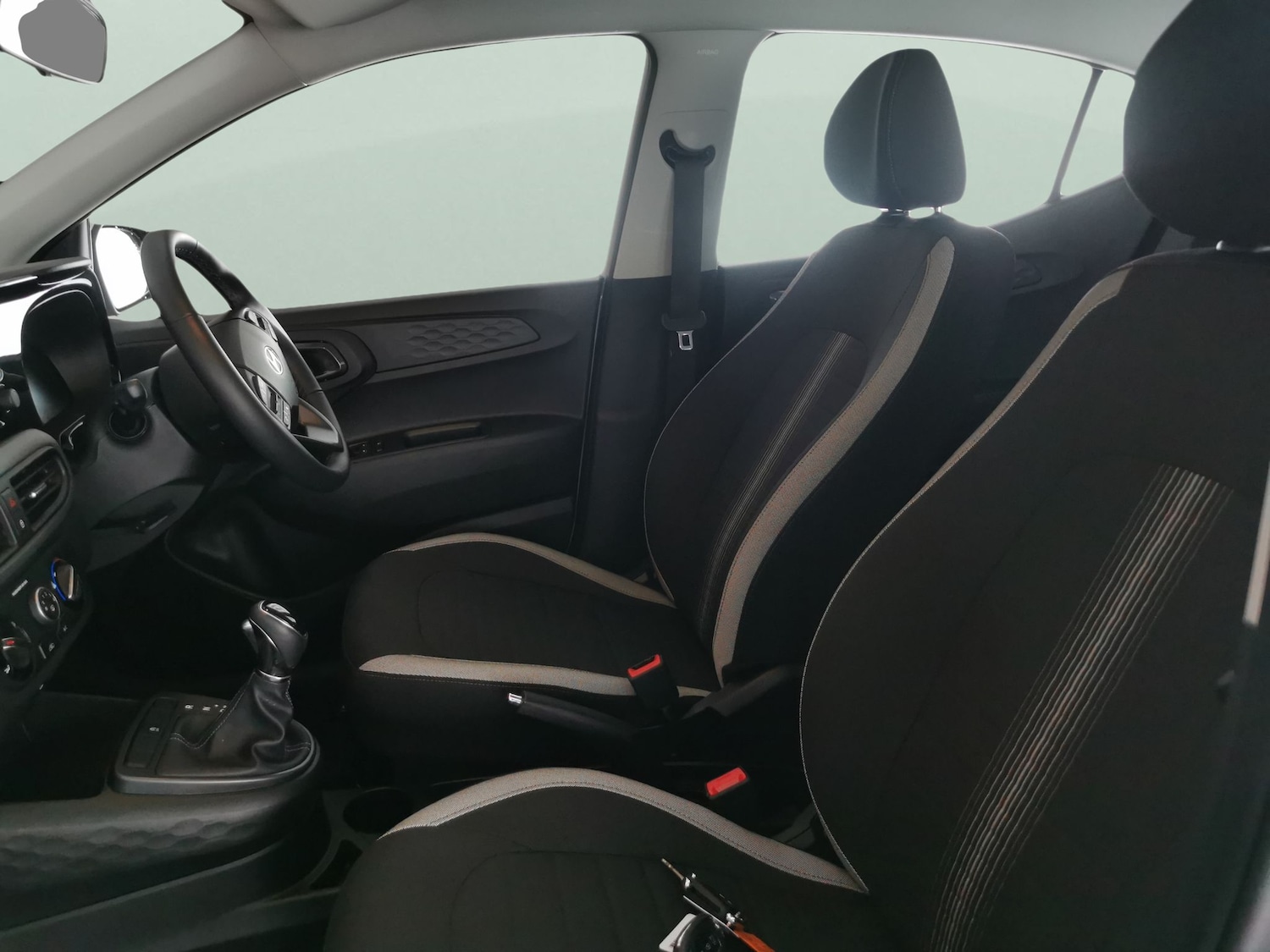 Used Hyundai i10 2024 for sale - 76450107: Photo 5