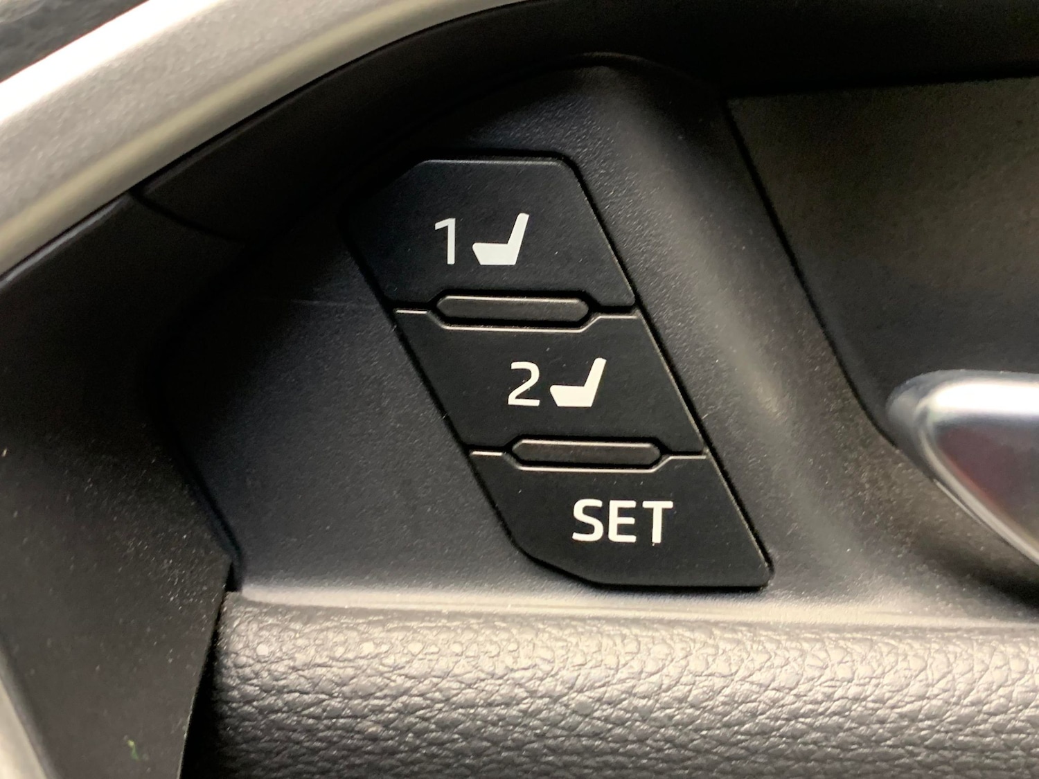 Used Toyota RAV4 2019 for sale - 76526670: Photo 16