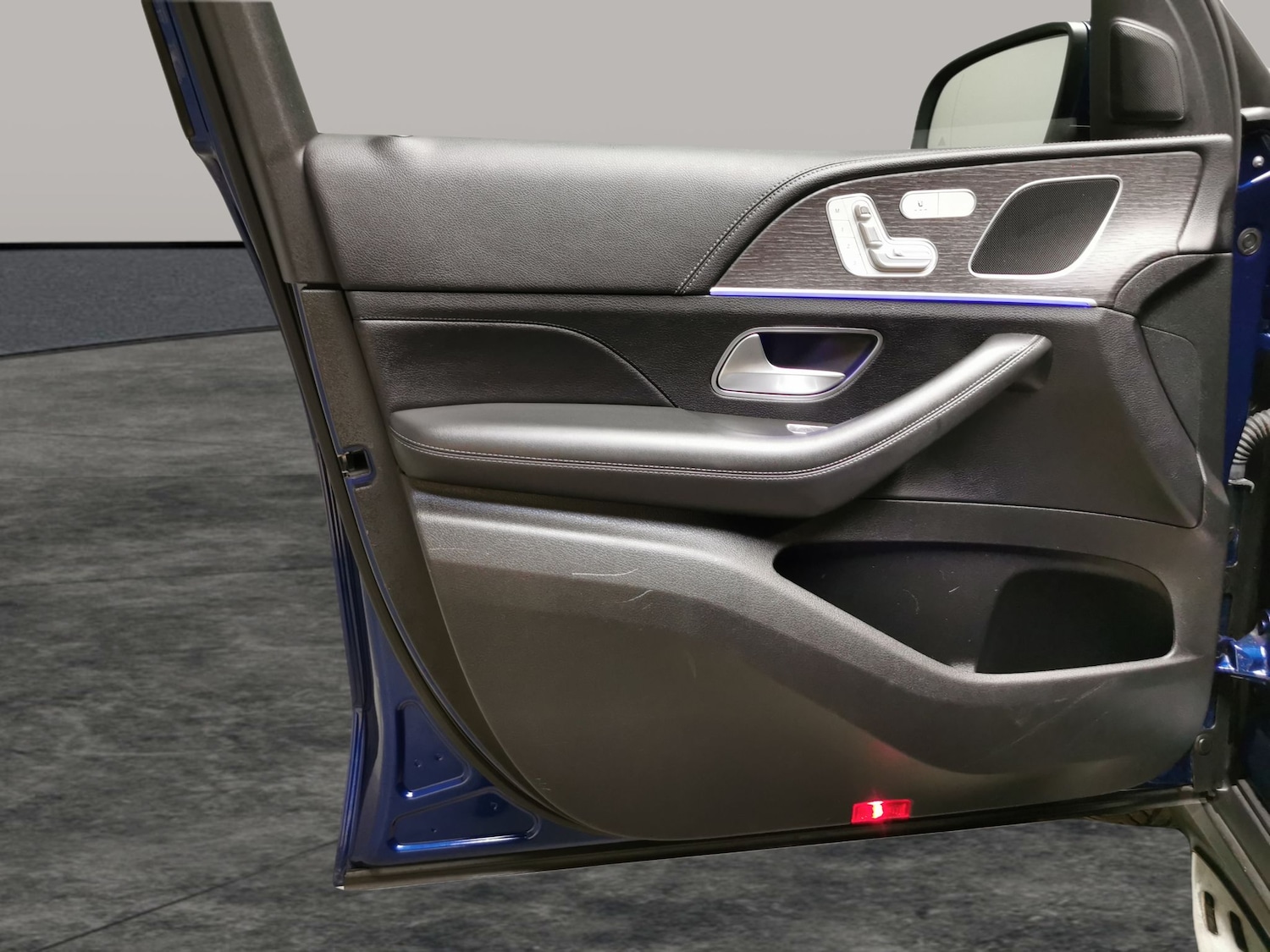 Vehicle 33