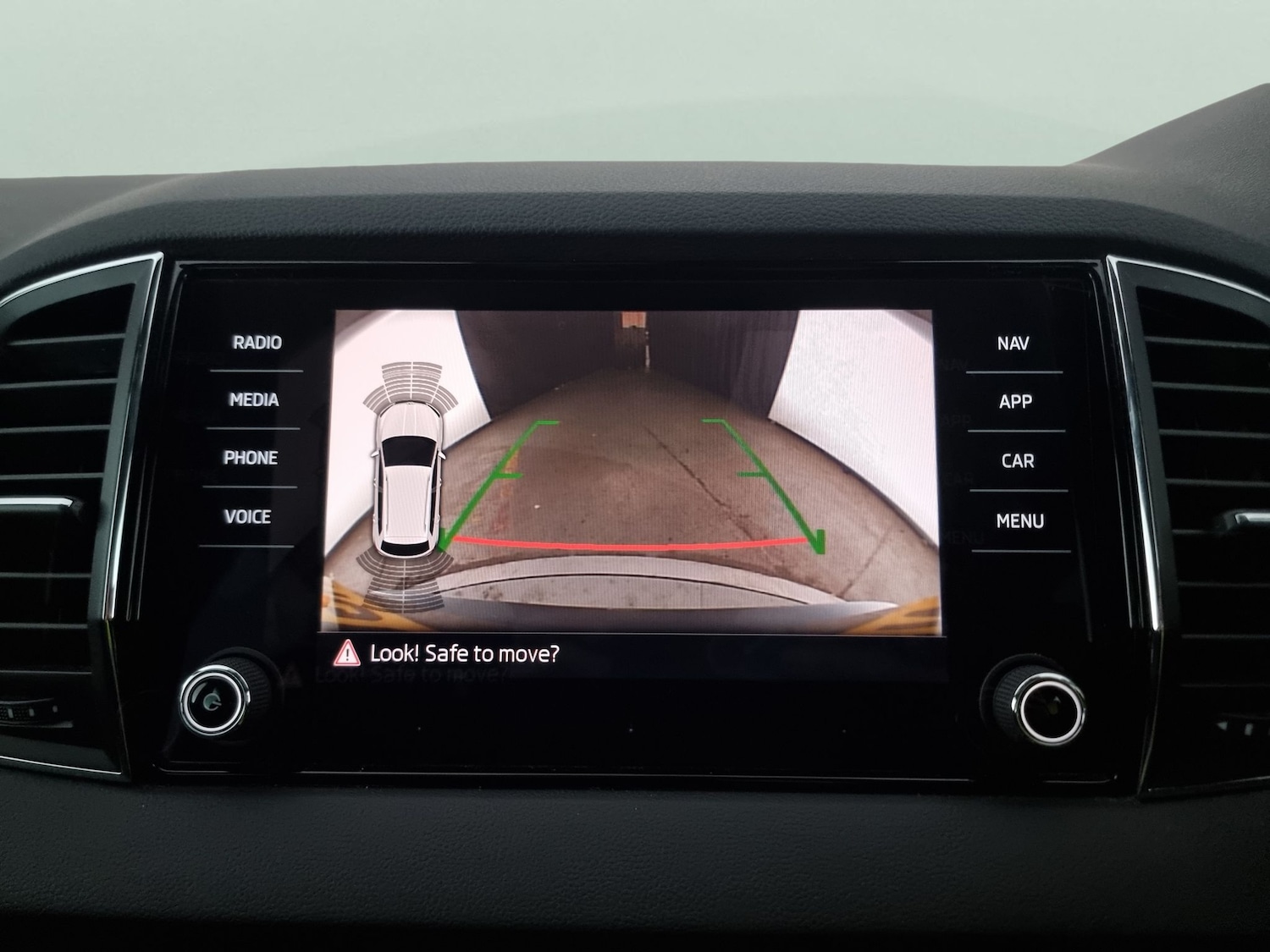Used Skoda Karoq 2019 for sale - 76332928: Photo 7