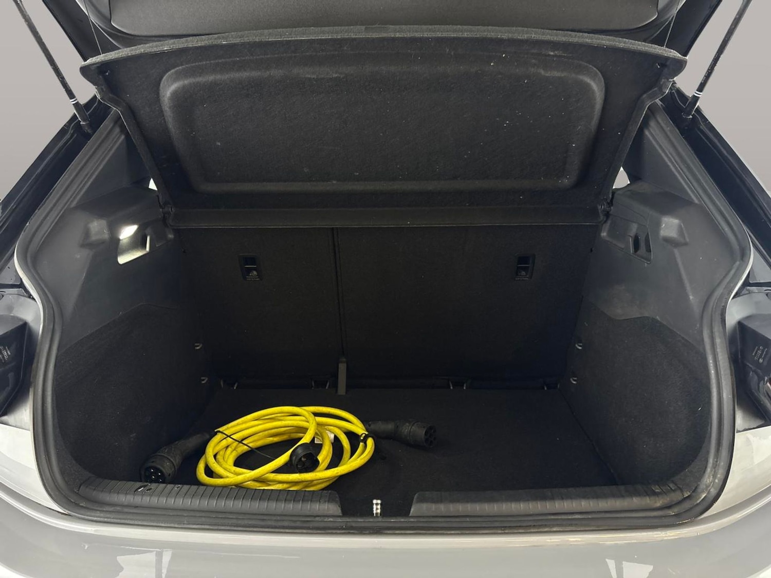 Used Volkswagen ID.3 2023 for sale - 76931945: Photo 32