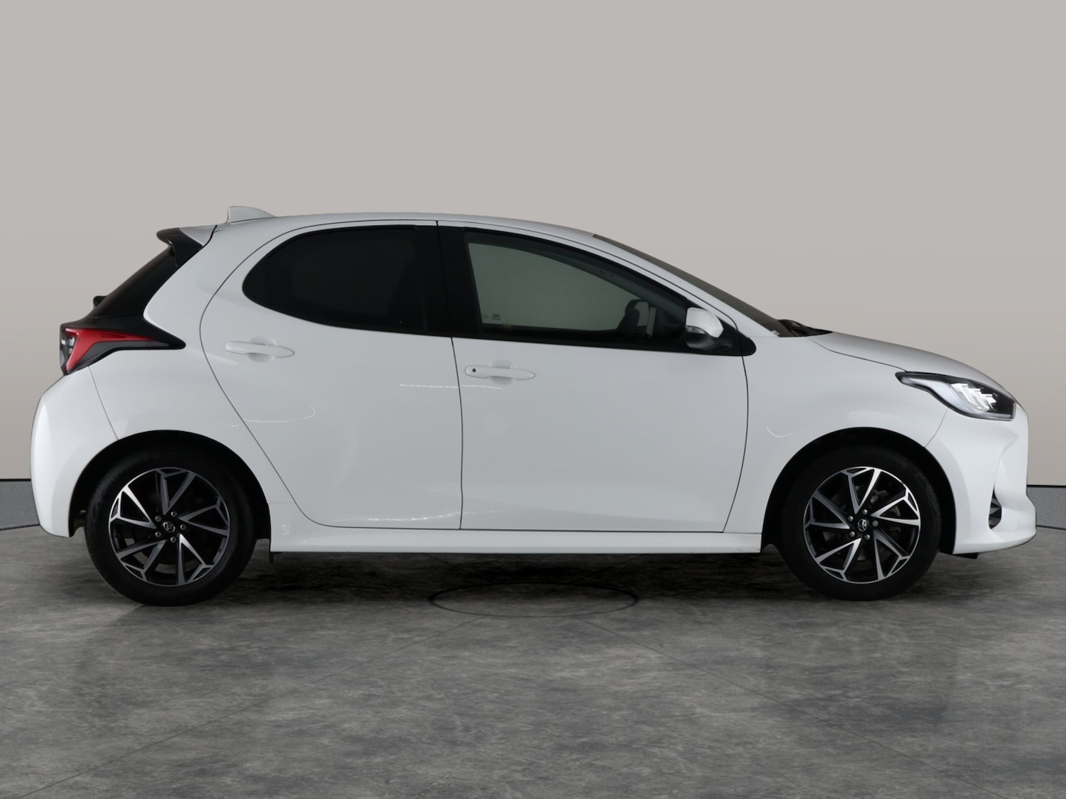 Used Toyota Yaris 2022 for sale - 76415539: Photo 10