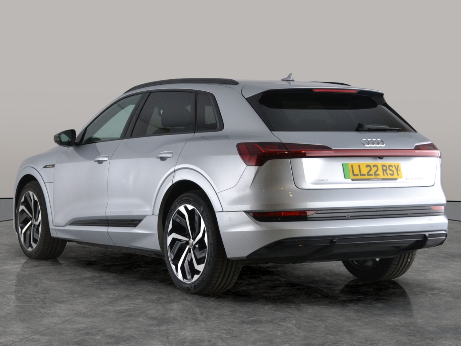 Used Audi e-tron 2022 for sale - 76895122: Photo 9