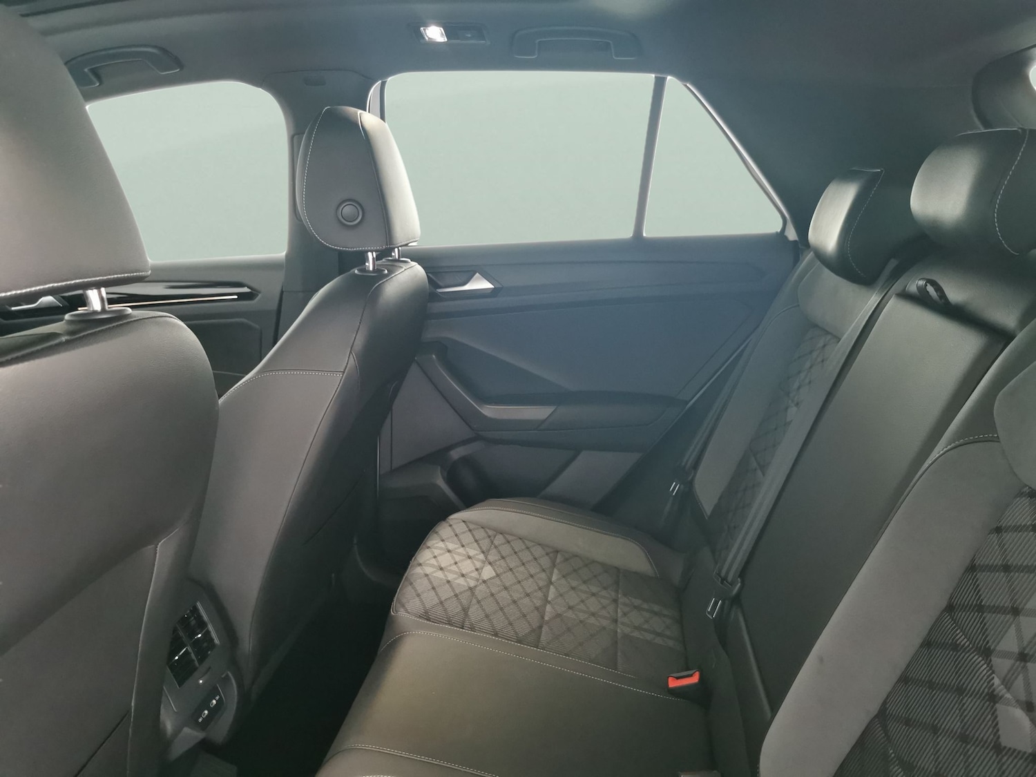 Used Volkswagen T-Roc 2022 for sale - 77079365: Photo 25