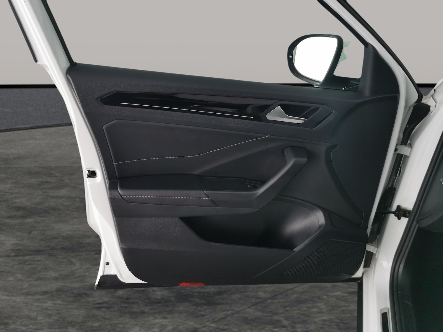 Used Volkswagen T-Roc 2022 for sale - 77079365: Photo 26