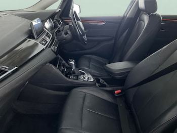 Used BMW 2 Series 2018 for sale - 76971700: Photo