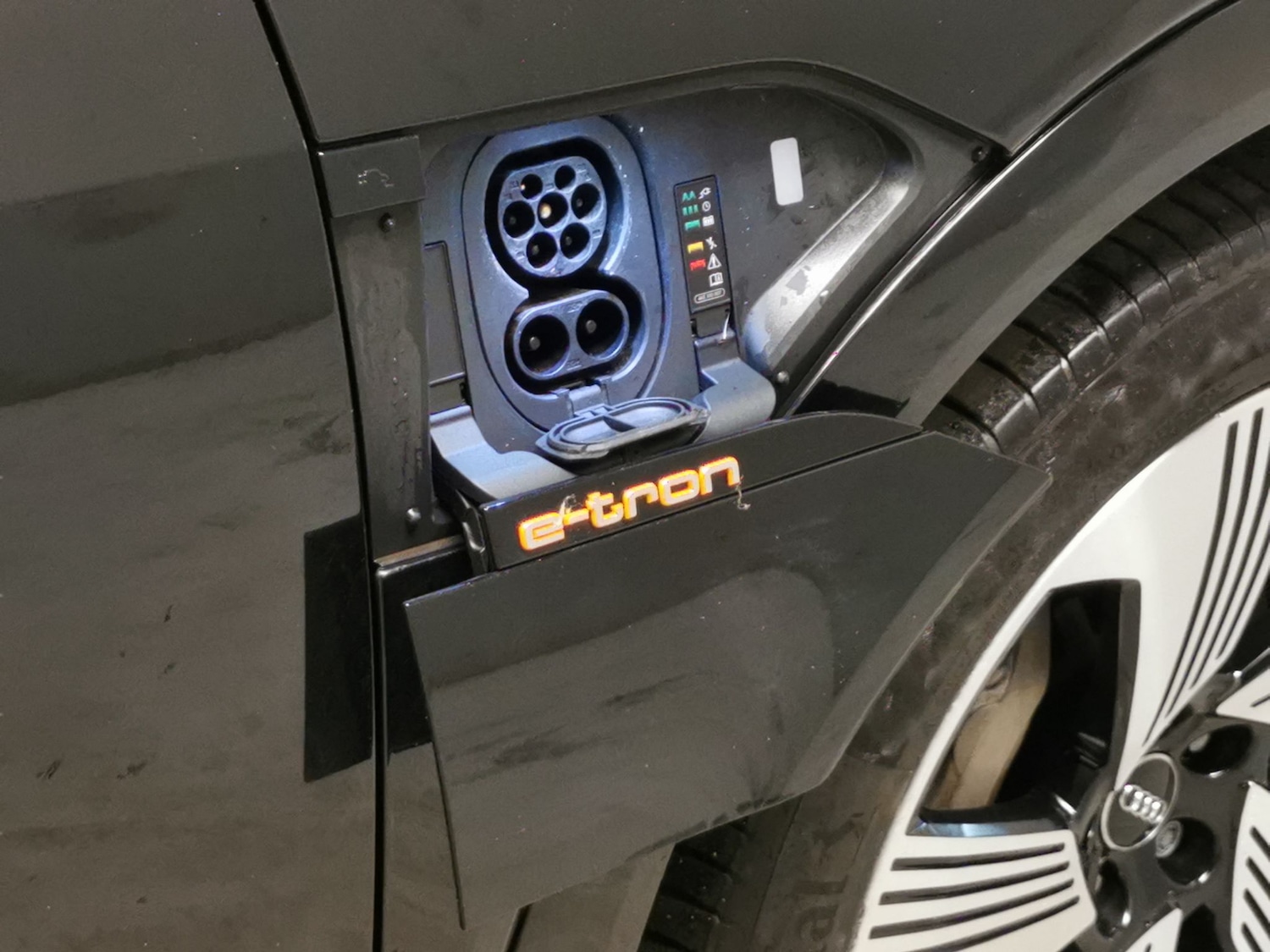 Used Audi e-tron 2021 for sale - 77234395: Photo 31