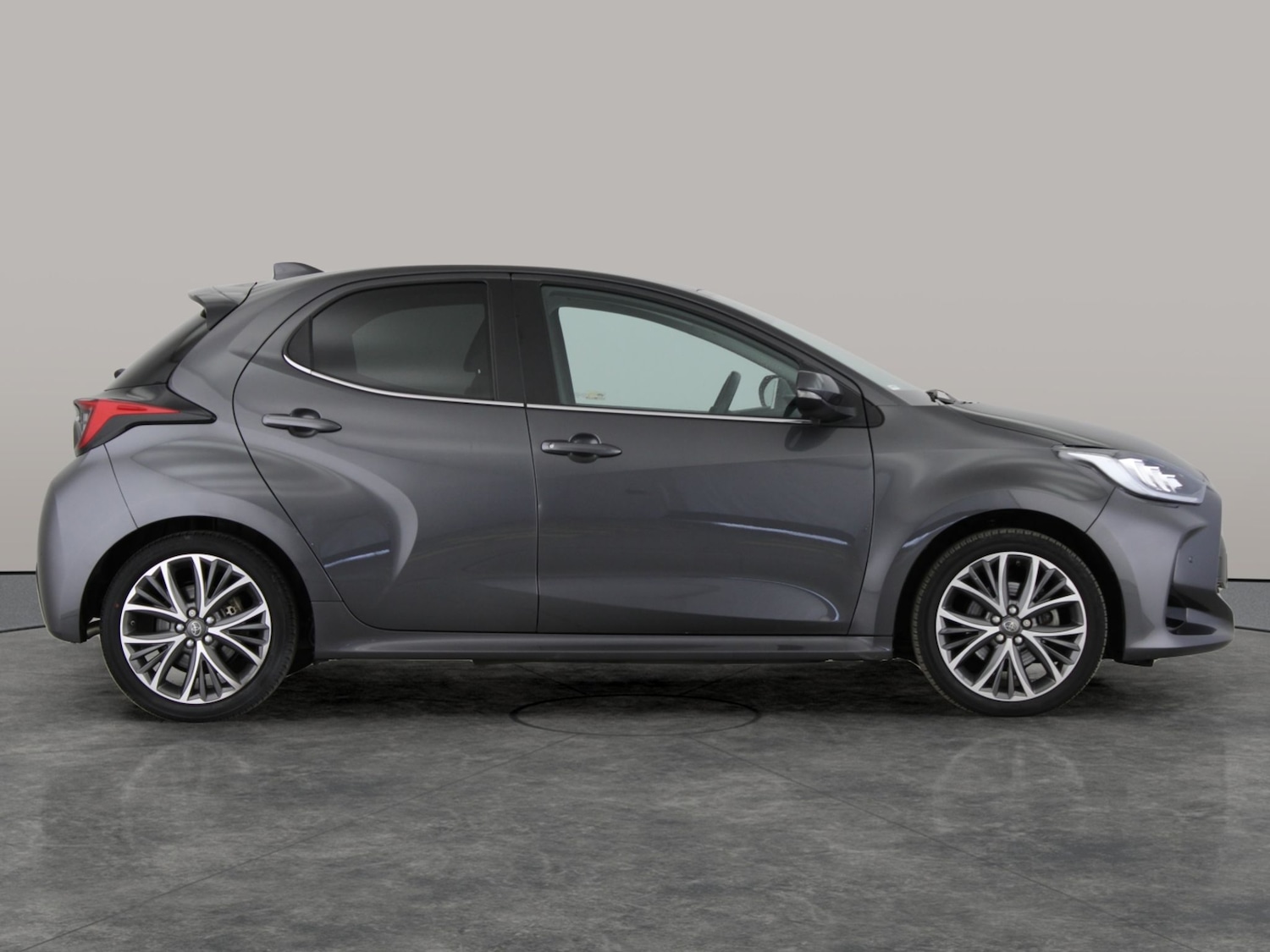 Used Toyota Yaris for sale - 76491925: Photo 5