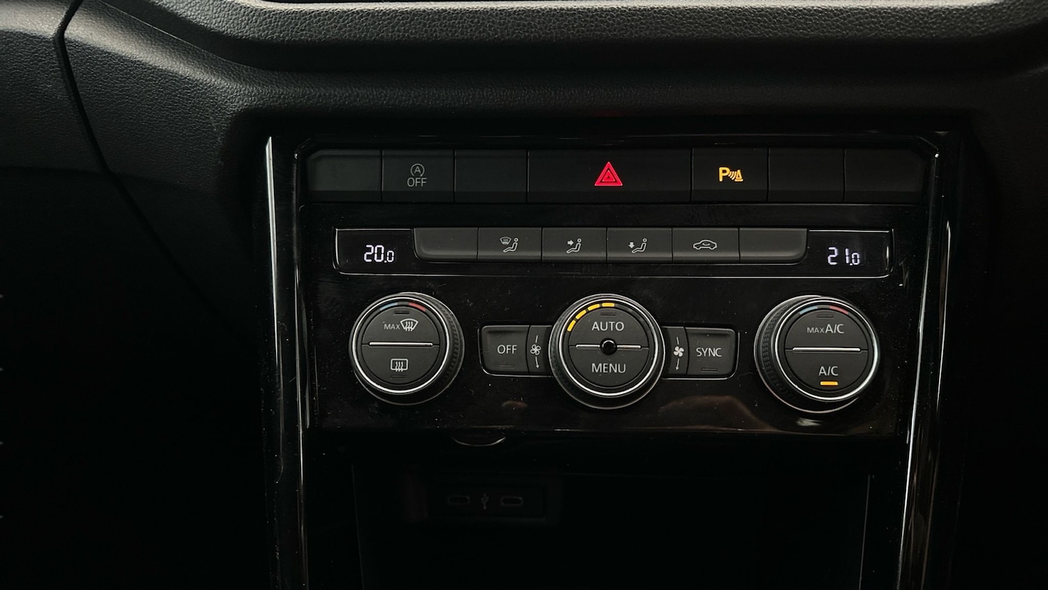 Used Volkswagen T-Roc 2021 for sale - 76159316: Photo 27