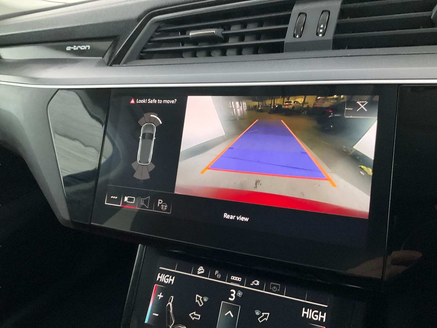 Used Audi e-tron 2021 for sale - 76895119: Photo 20