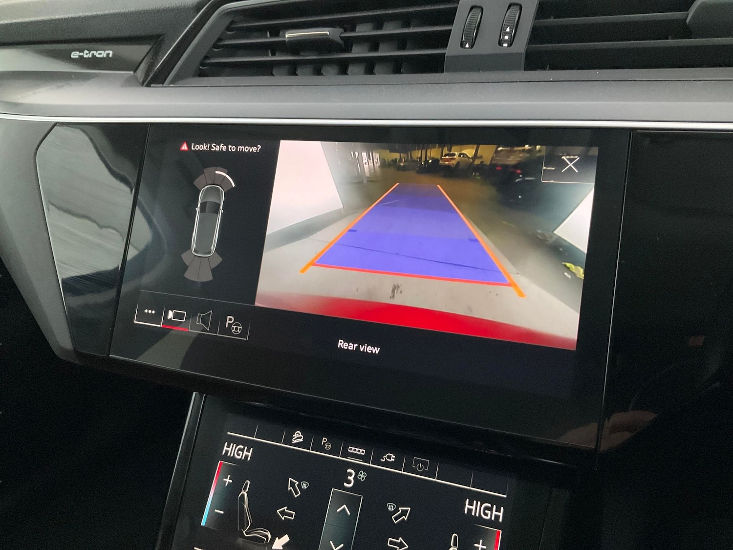 Used Audi e-tron 2021 for sale - 76895119: Photo 6