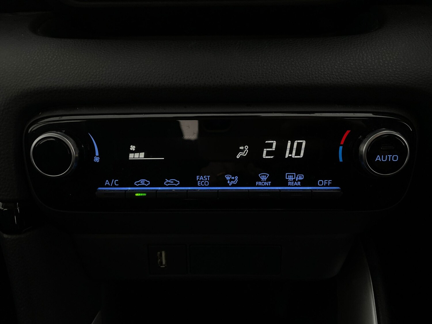 Used Toyota Yaris 2023 for sale - 77715889: Photo 17