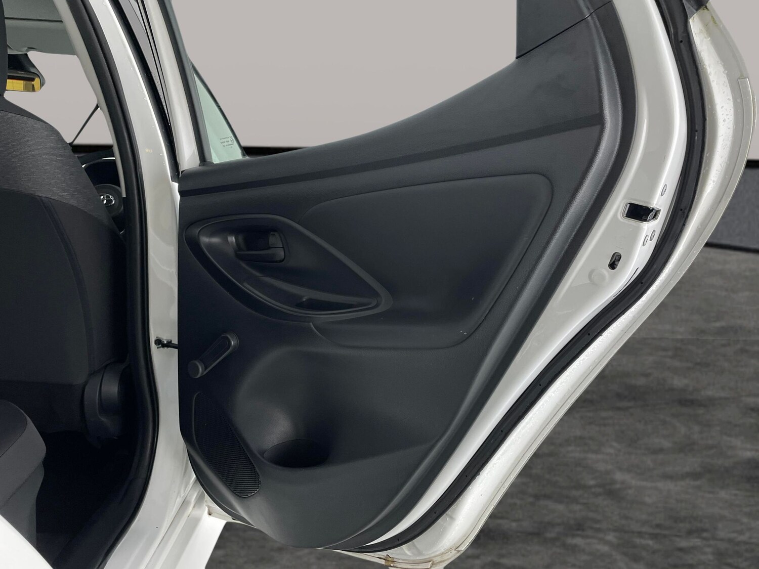 Used Toyota Yaris 2023 for sale - 77715889: Photo 27