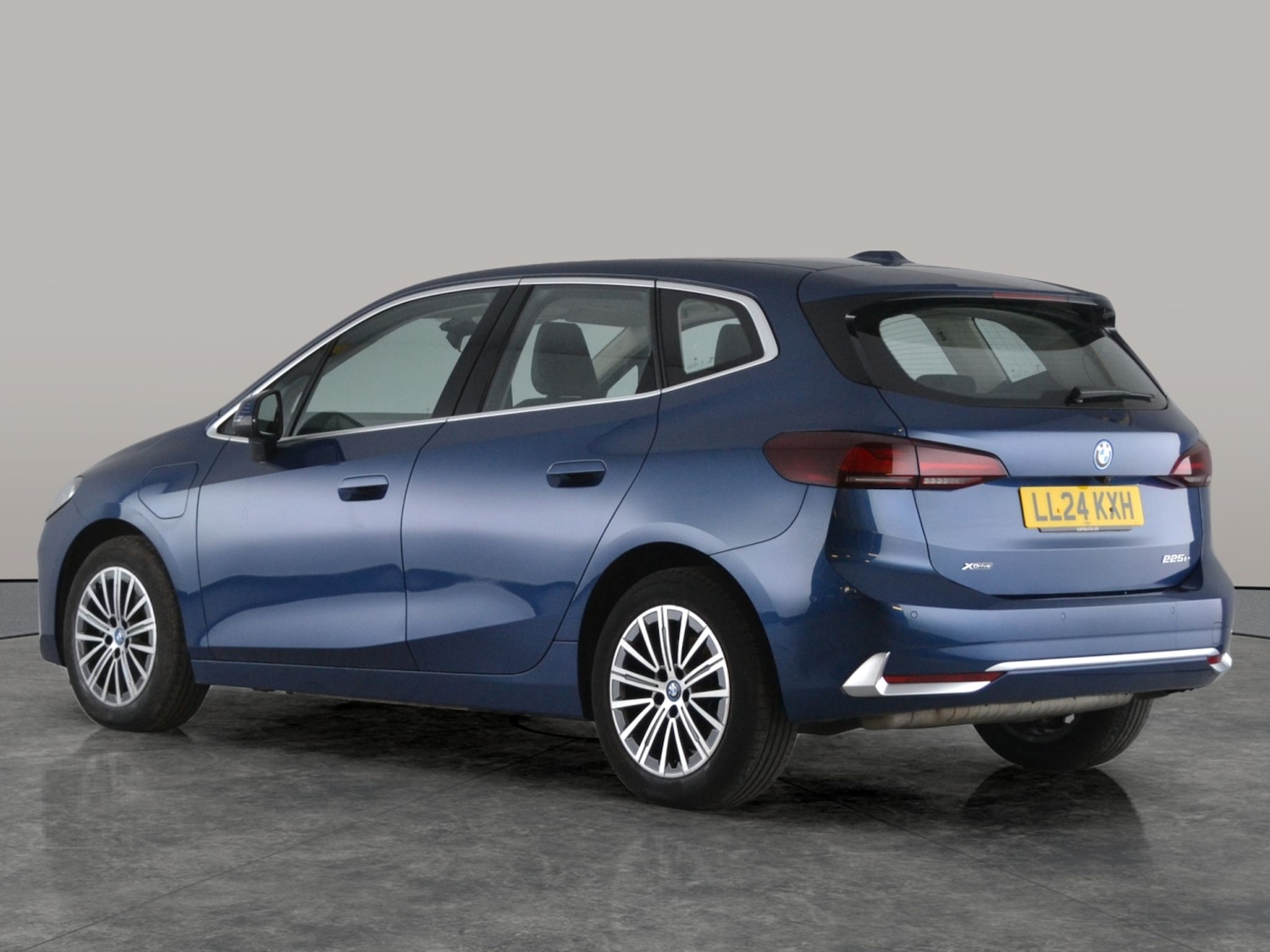 Used BMW 2 Series 2024 for sale - 77272061: Photo 9