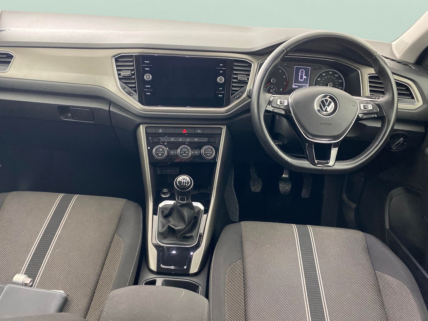 Used Volkswagen T-Roc 2021 for sale - 77316190: Photo 4