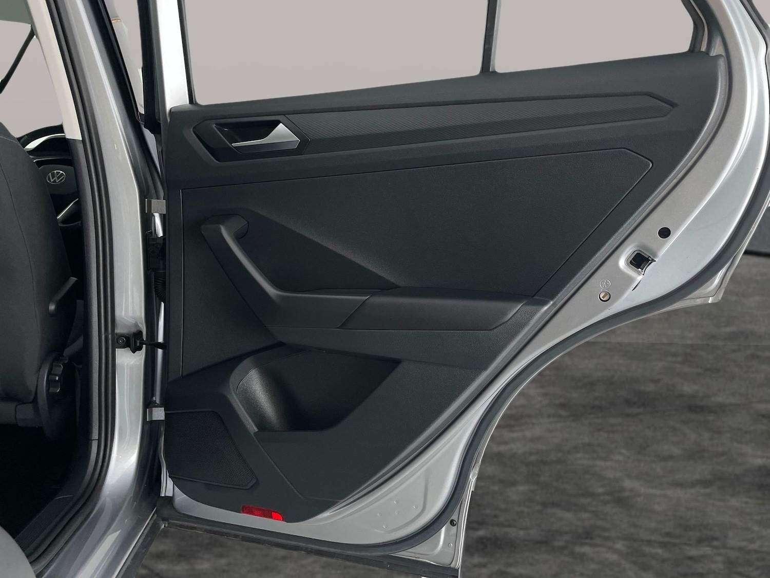 Used Volkswagen T-Roc 2023 for sale - 76946566: Photo 33