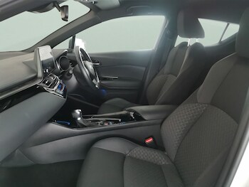 Used Toyota C-HR 2022 for sale - 76777784: Photo