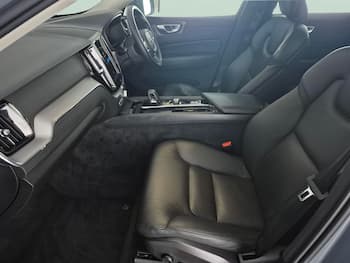 Used Volvo XC60 2022 for sale - 79610350: Photo