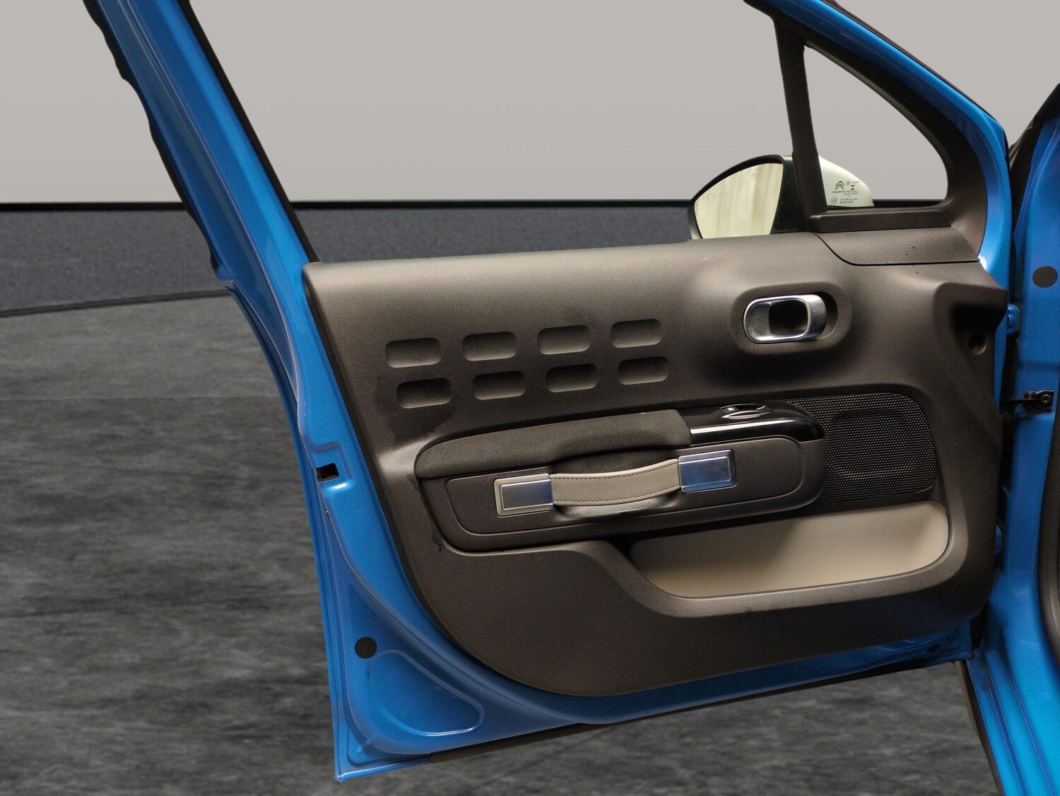 Vehicle 33