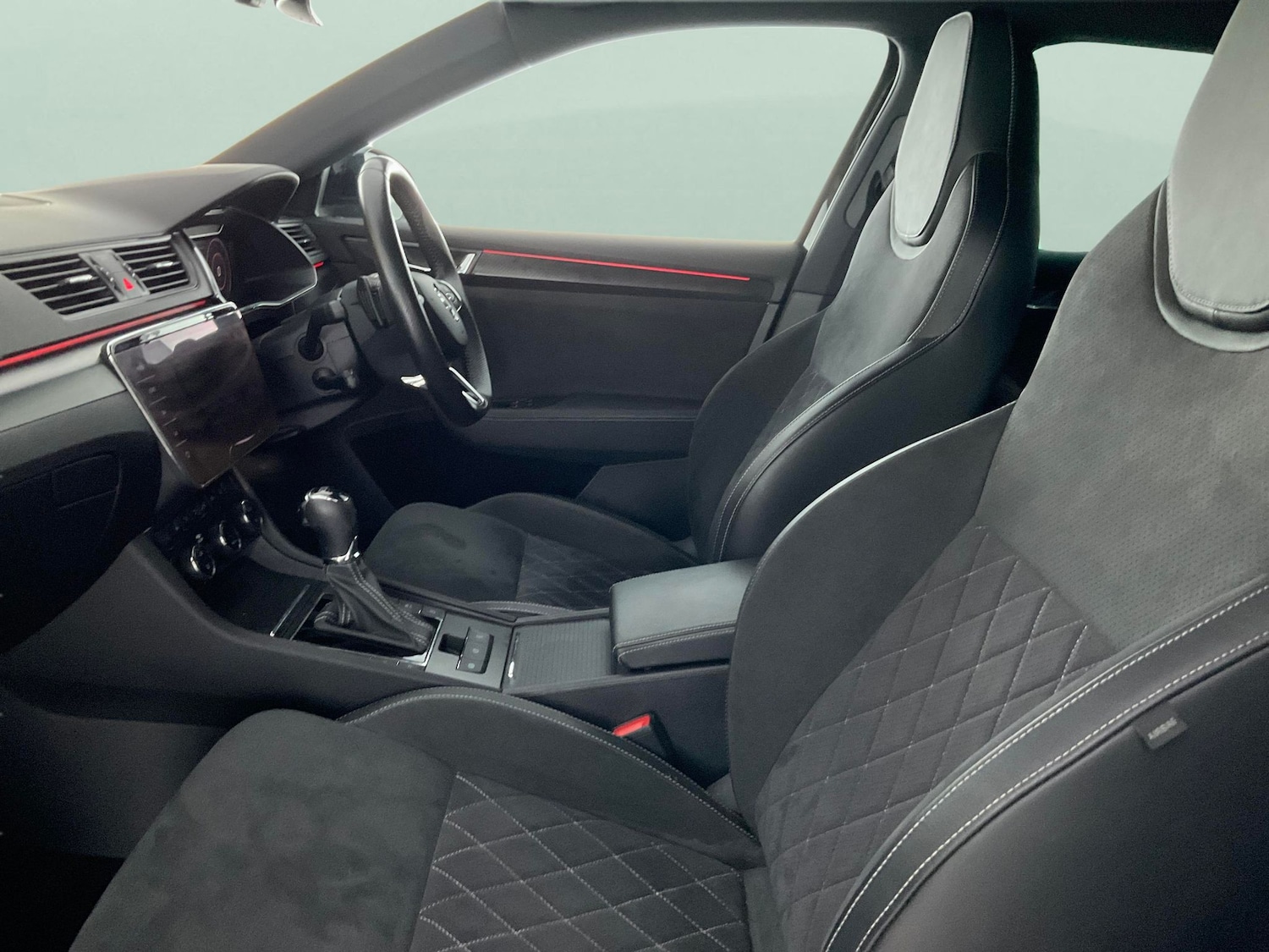 Used Skoda Superb 2021 for sale - 76394033: Photo 4