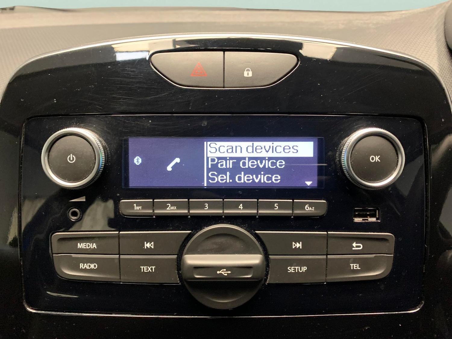 Used Renault Clio 2019 for sale - 76595382: Photo 13