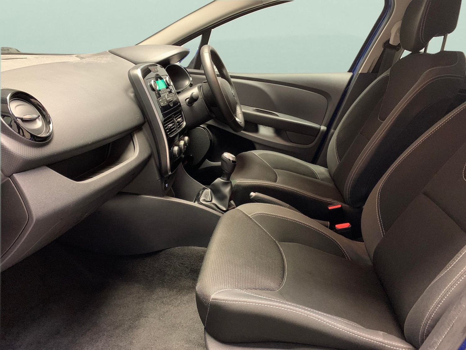 Used Renault Clio 2019 for sale - 76595382: Photo 4