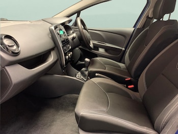 Used Renault Clio 2019 for sale - 76595382: Photo