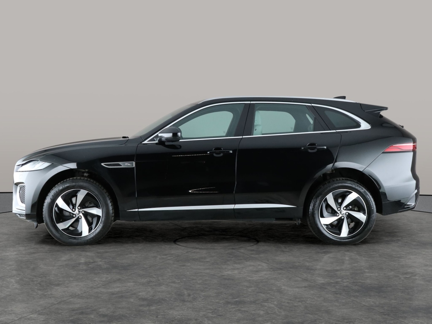 Used Jaguar F-Pace 2023 for sale - 76821862: Photo 12