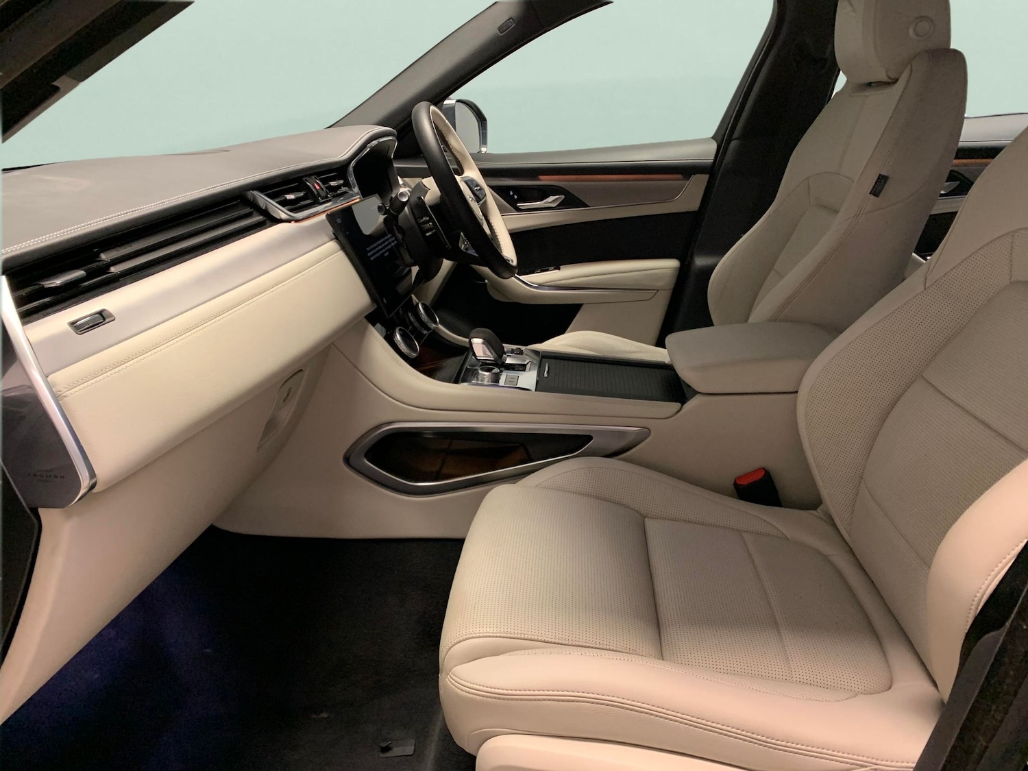 Used Jaguar F-Pace 2023 for sale - 76821862: Photo 4